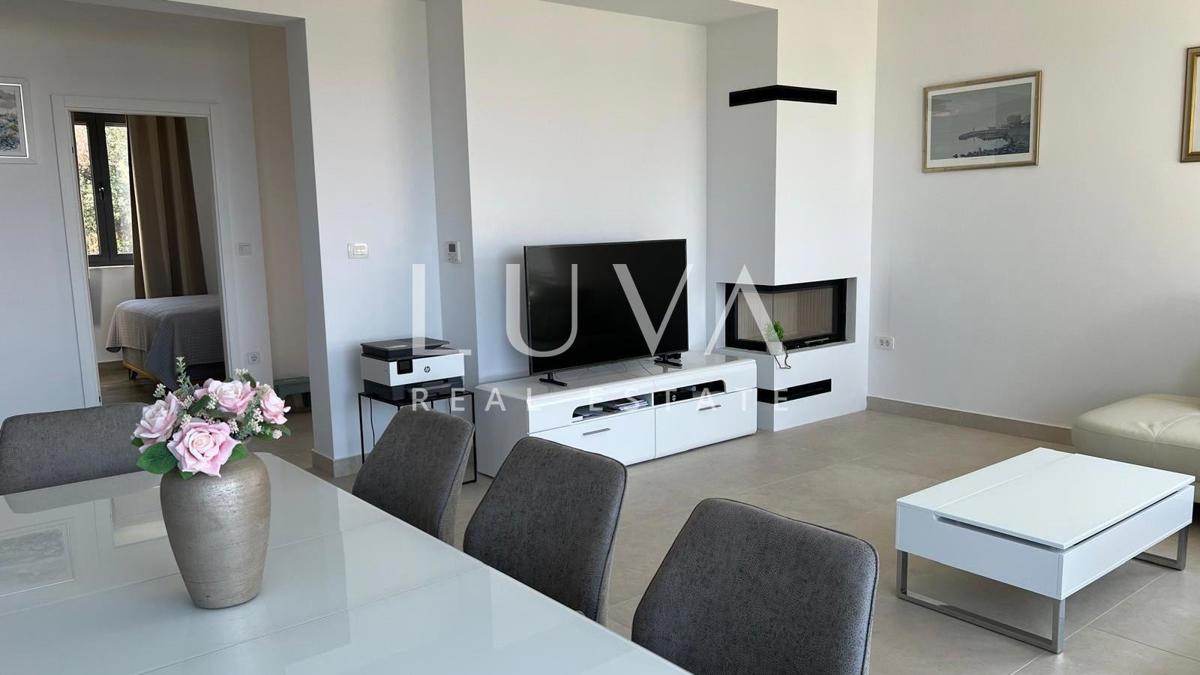 Casa In vendita - ŠIBENSKO-KNINSKA ROGOZNICA