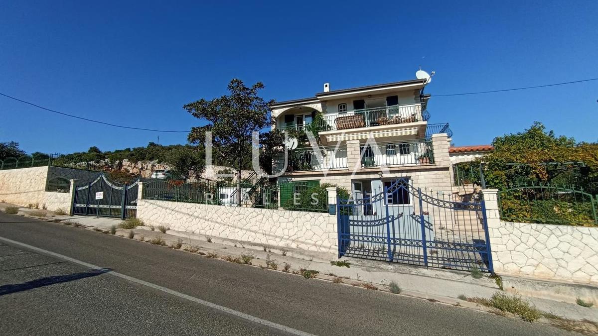 House For sale - Splitsko-dalmatinska Marina - foto 1/40