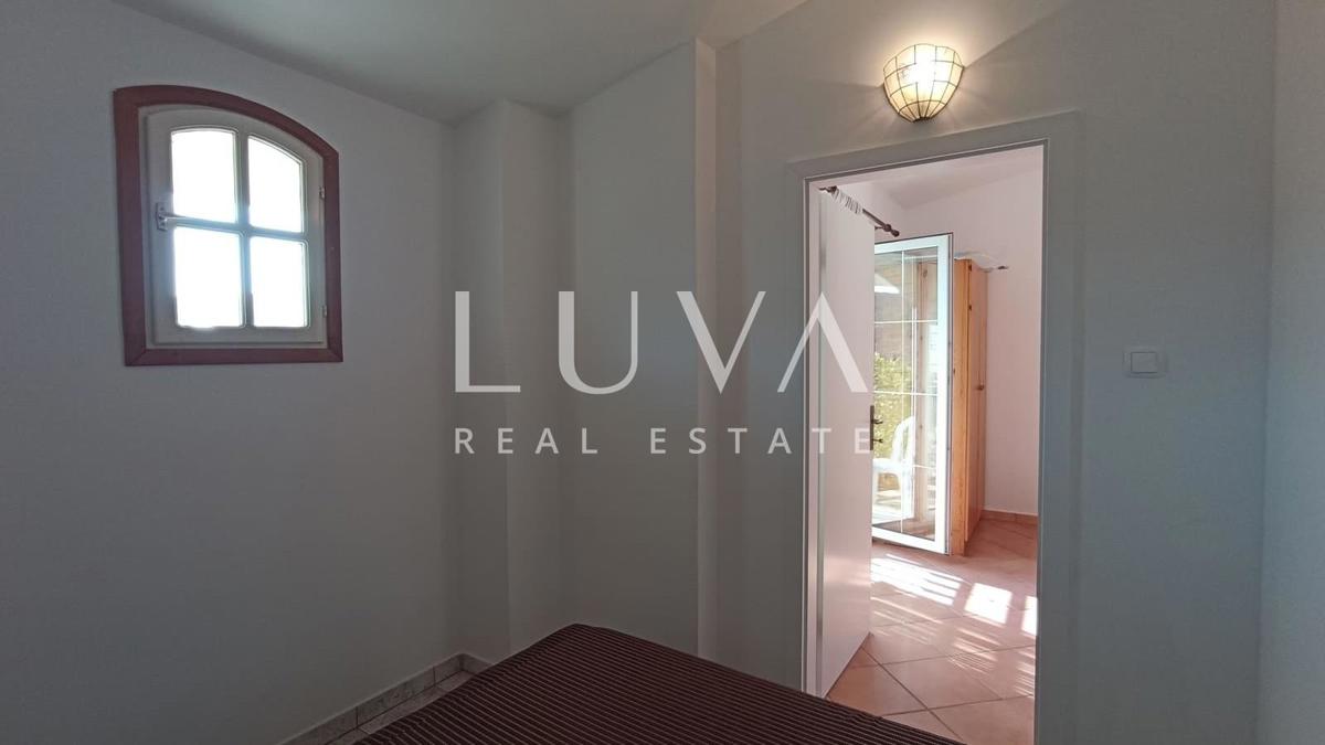 House For sale - SPLITSKO-DALMATINSKA MARINA
