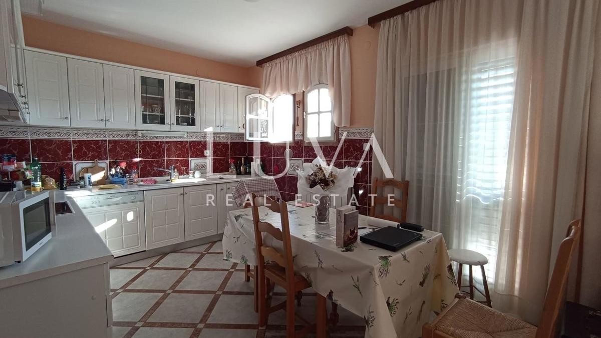 House For sale - SPLITSKO-DALMATINSKA MARINA
