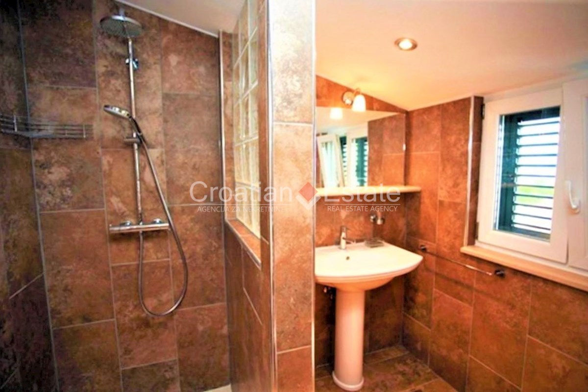 House For sale - SPLITSKO-DALMATINSKA BRAČ