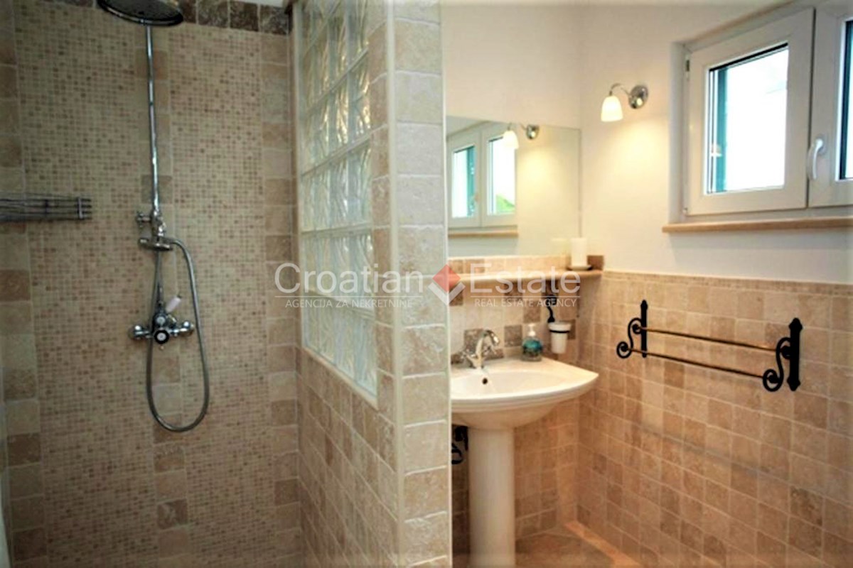 House For sale - SPLITSKO-DALMATINSKA BRAČ