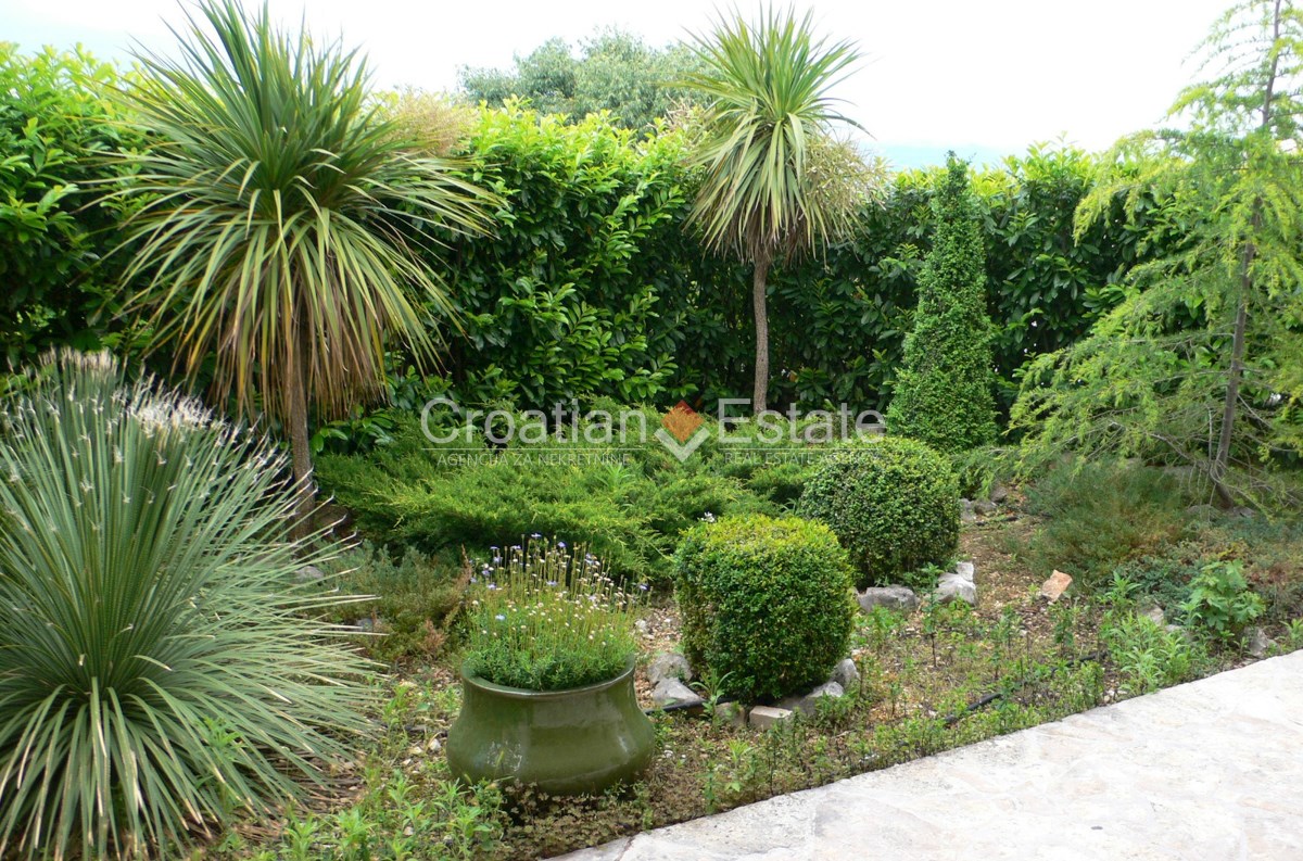 House For sale - SPLITSKO-DALMATINSKA BRAČ