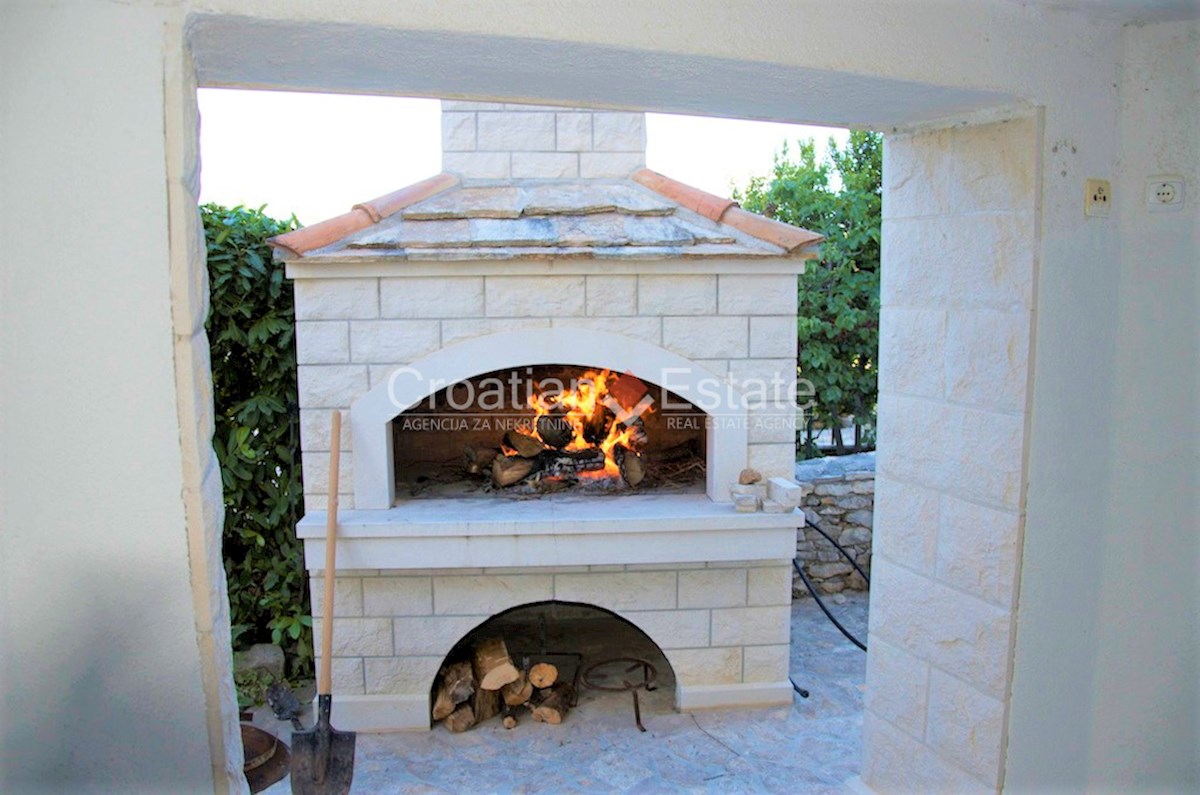 House For sale - SPLITSKO-DALMATINSKA BRAČ