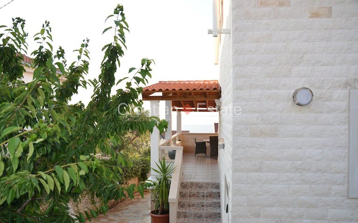 House For sale - SPLITSKO-DALMATINSKA BRAČ