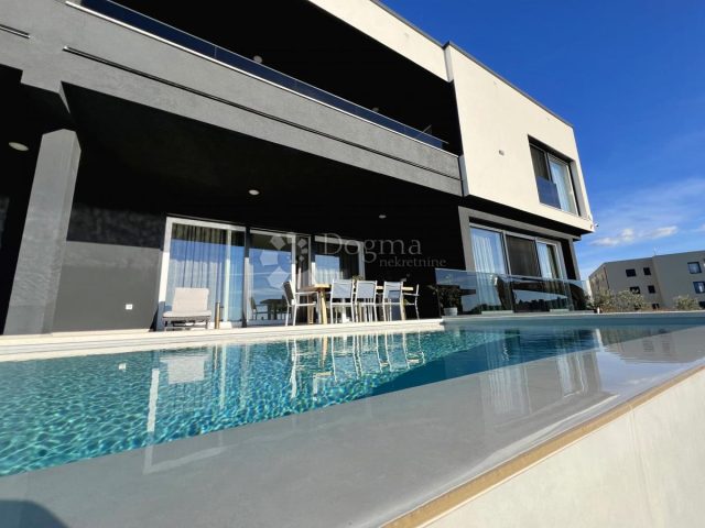 Haus zu vermieten 240 m² – Medulin