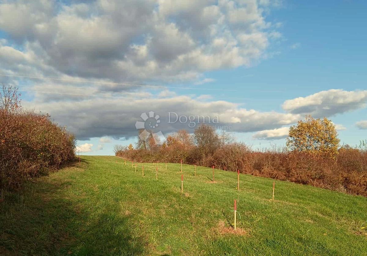 Działka Na sprzedaż - KARLOVAČKA TOUNJ
