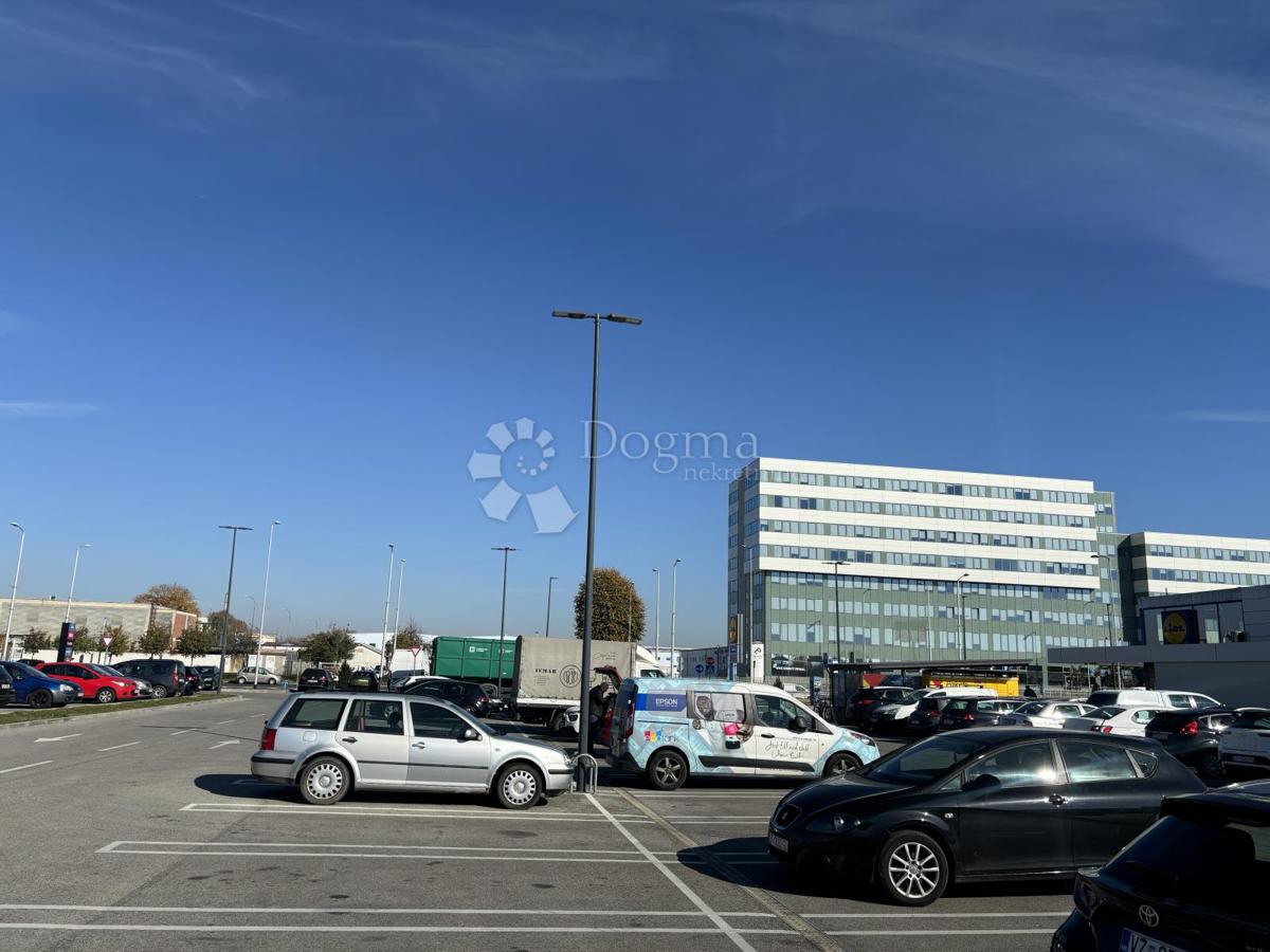 Działka Na sprzedaż - GRAD ZAGREB ZAGREB