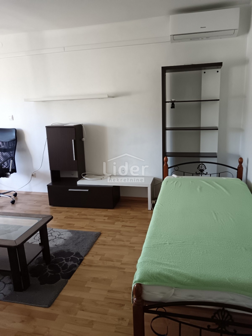 Appartement À louer - Primorsko-goranska Rijeka - foto 2/8