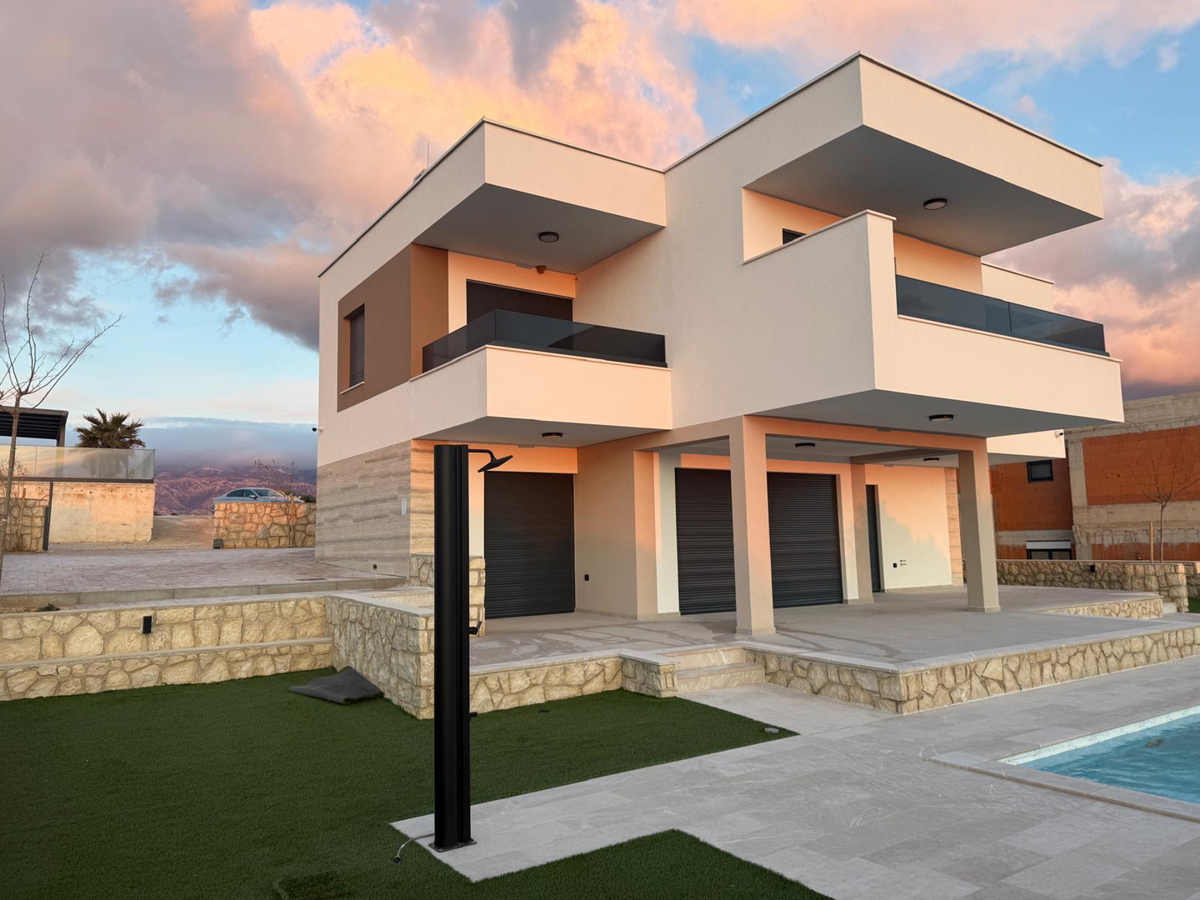 Maison À vendre - LIČKO-SENJSKA NOVALJA