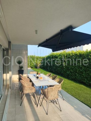 Dům k pronájmu 143 m² – Kaštela