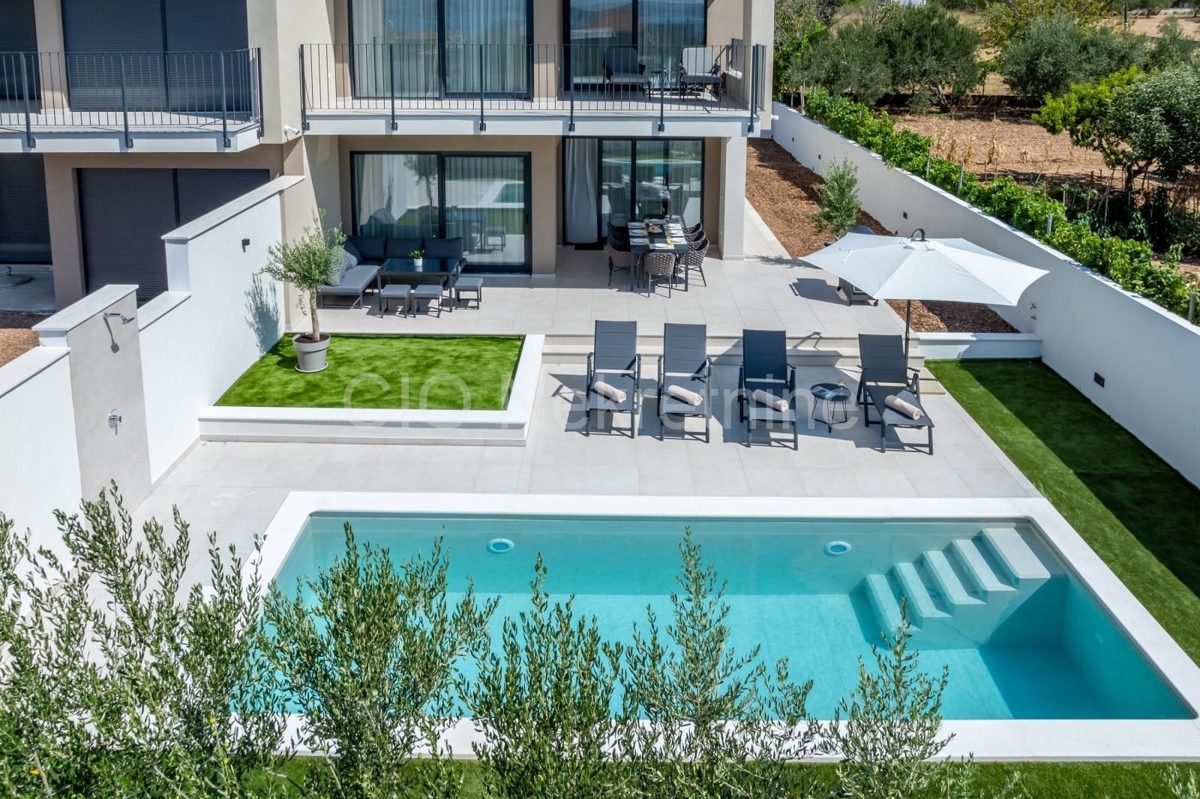 House For rent - SPLITSKO-DALMATINSKA KAŠTELA
