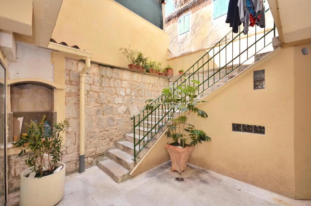 Appartamento In vendita - SPLITSKO-DALMATINSKA SPLIT