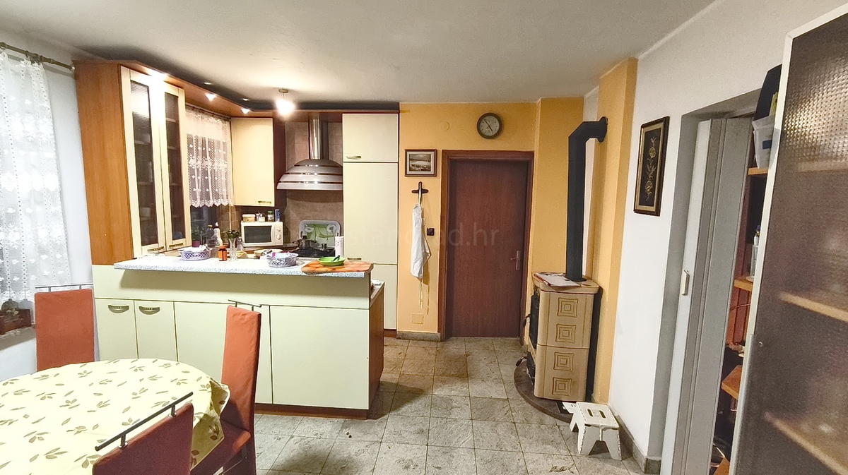 Stan Na prodaju - PRIMORSKO-GORANSKA CRIKVENICA