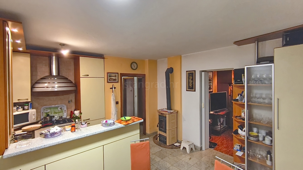 Stan Na prodaju - PRIMORSKO-GORANSKA CRIKVENICA