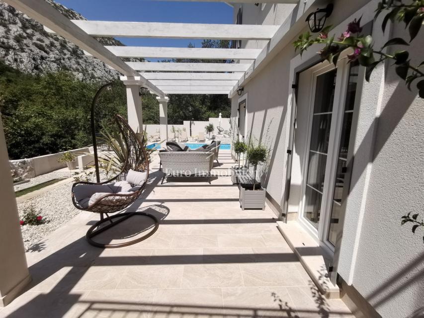 Kuća Na prodaju - PRIMORSKO-GORANSKA VINODOLSKA OPĆINA