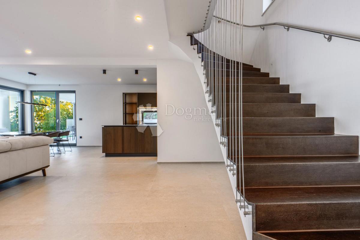 House For sale - PRIMORSKO-GORANSKA LOVRAN
