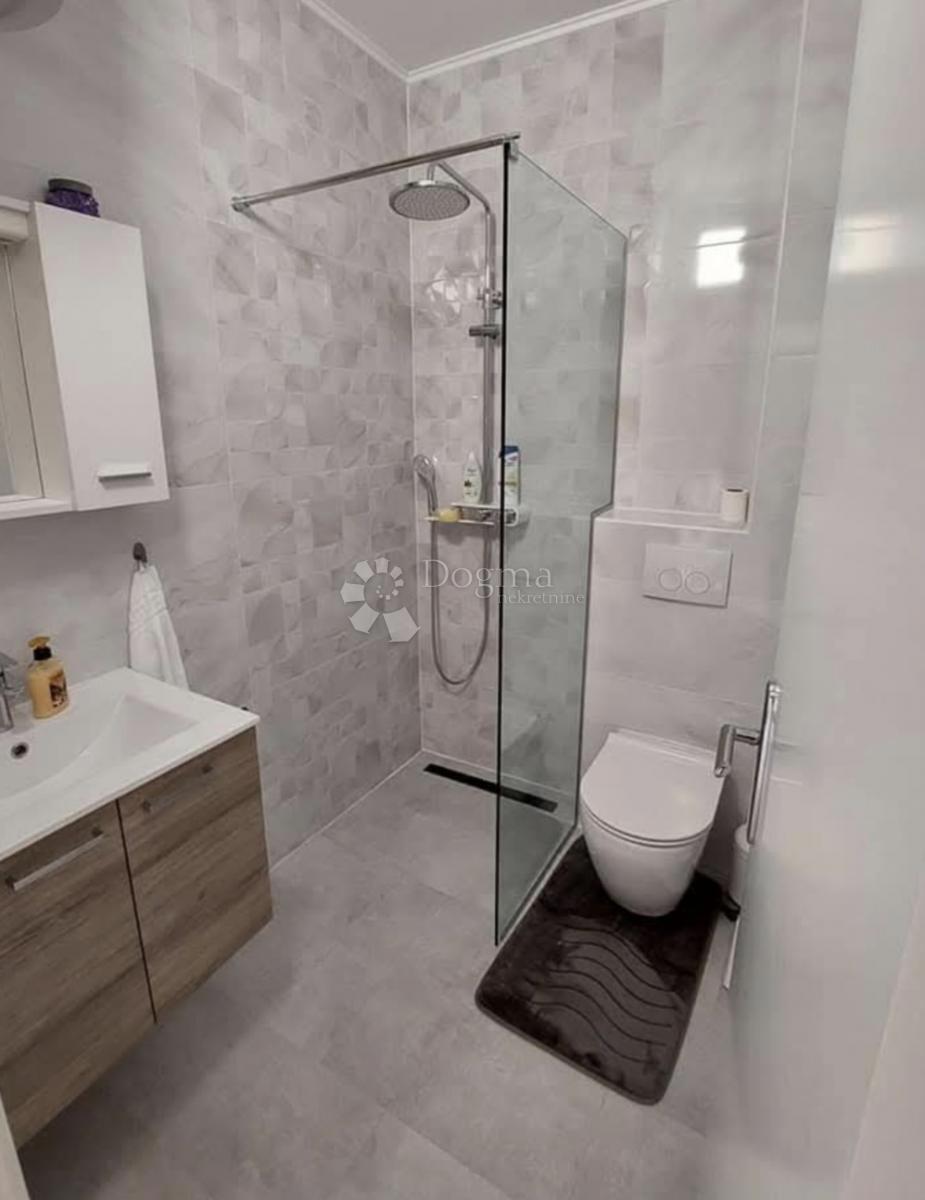 House For sale - SPLITSKO-DALMATINSKA MARINA