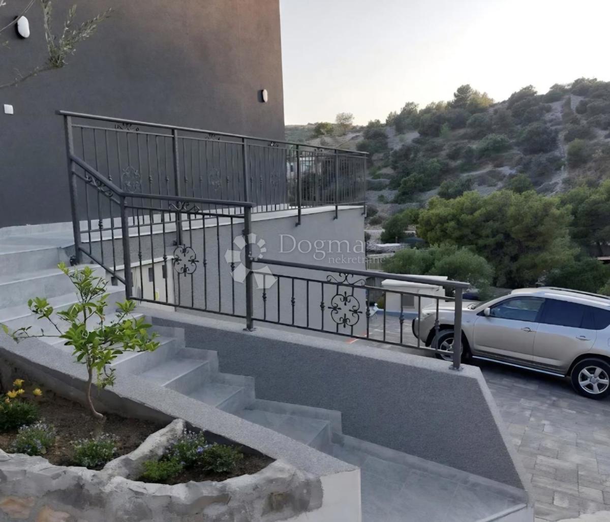 House For sale - SPLITSKO-DALMATINSKA MARINA
