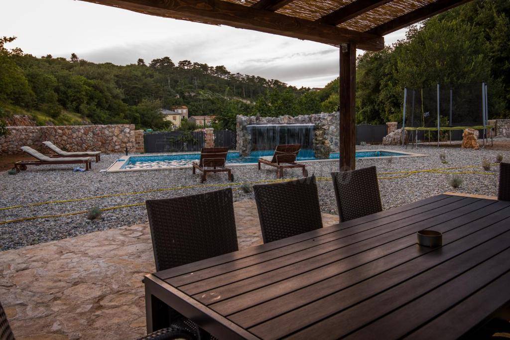 Casa In vendita - PRIMORSKO-GORANSKA KRK