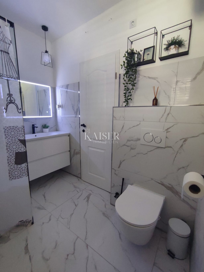 Casa In vendita - SPLITSKO-DALMATINSKA KAŠTELA