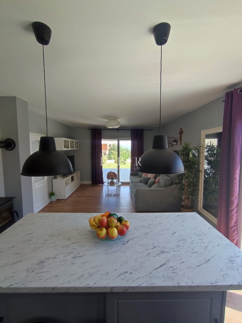 Casa In vendita - SPLITSKO-DALMATINSKA KAŠTELA