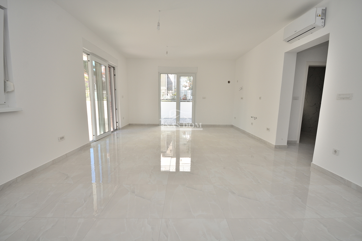 House For sale - ŠIBENSKO-KNINSKA VODICE