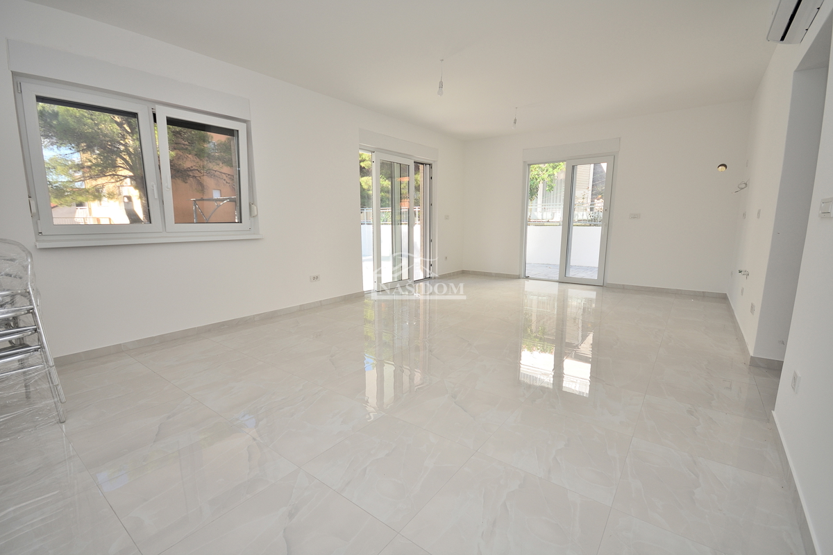 House For sale - ŠIBENSKO-KNINSKA VODICE
