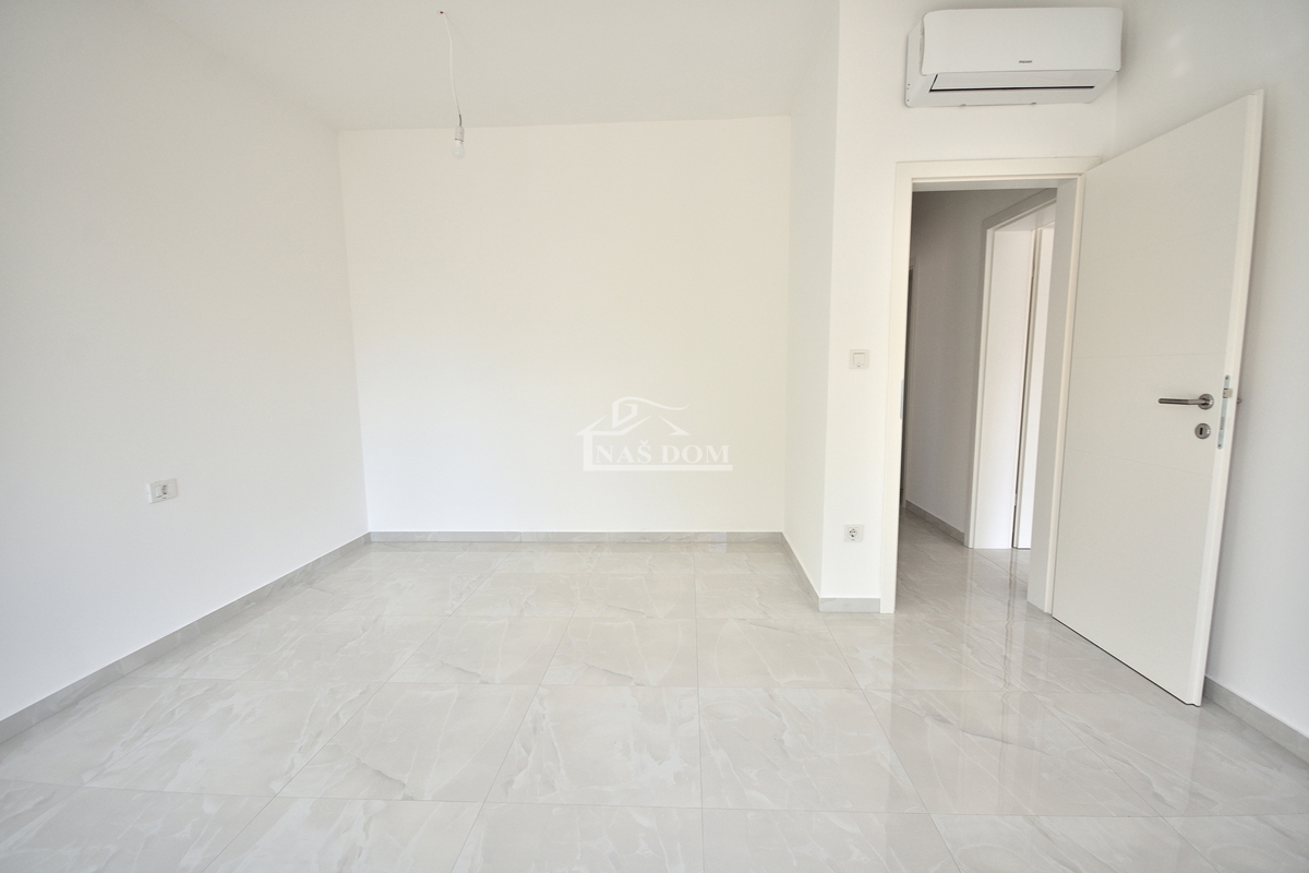 House For sale - ŠIBENSKO-KNINSKA VODICE