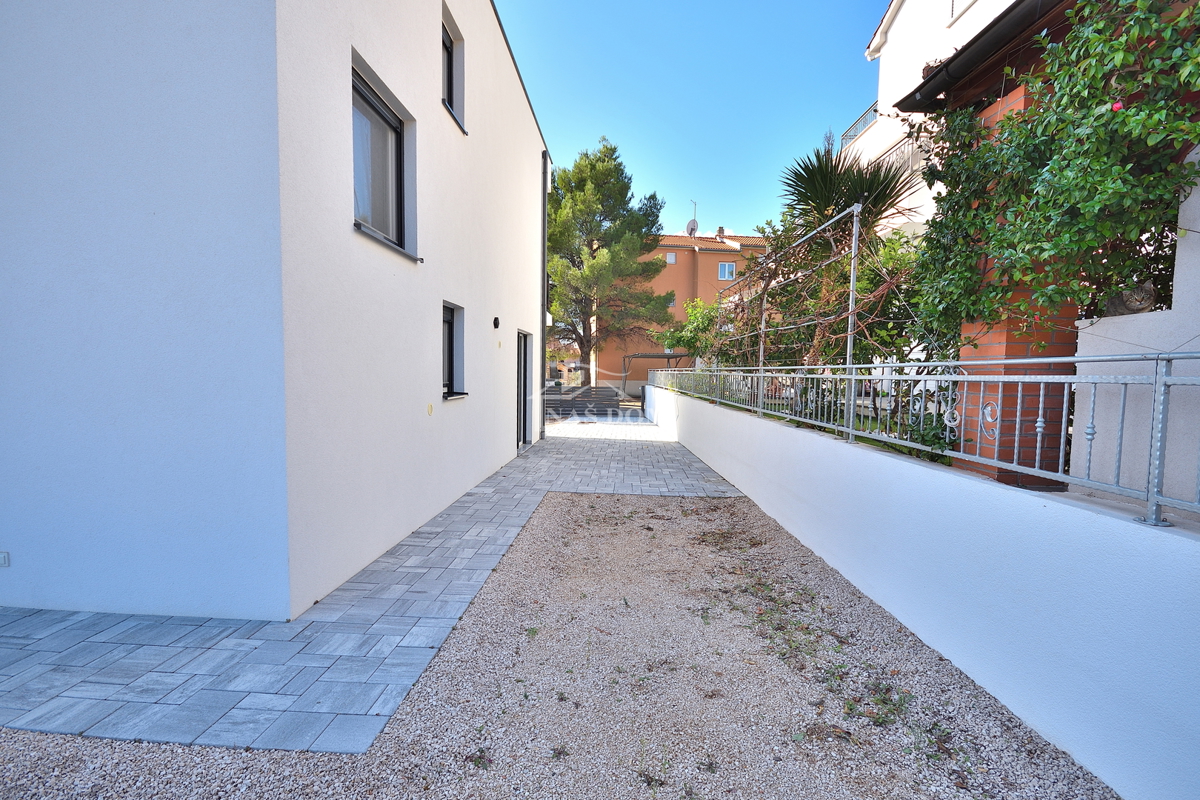 House For sale - ŠIBENSKO-KNINSKA VODICE