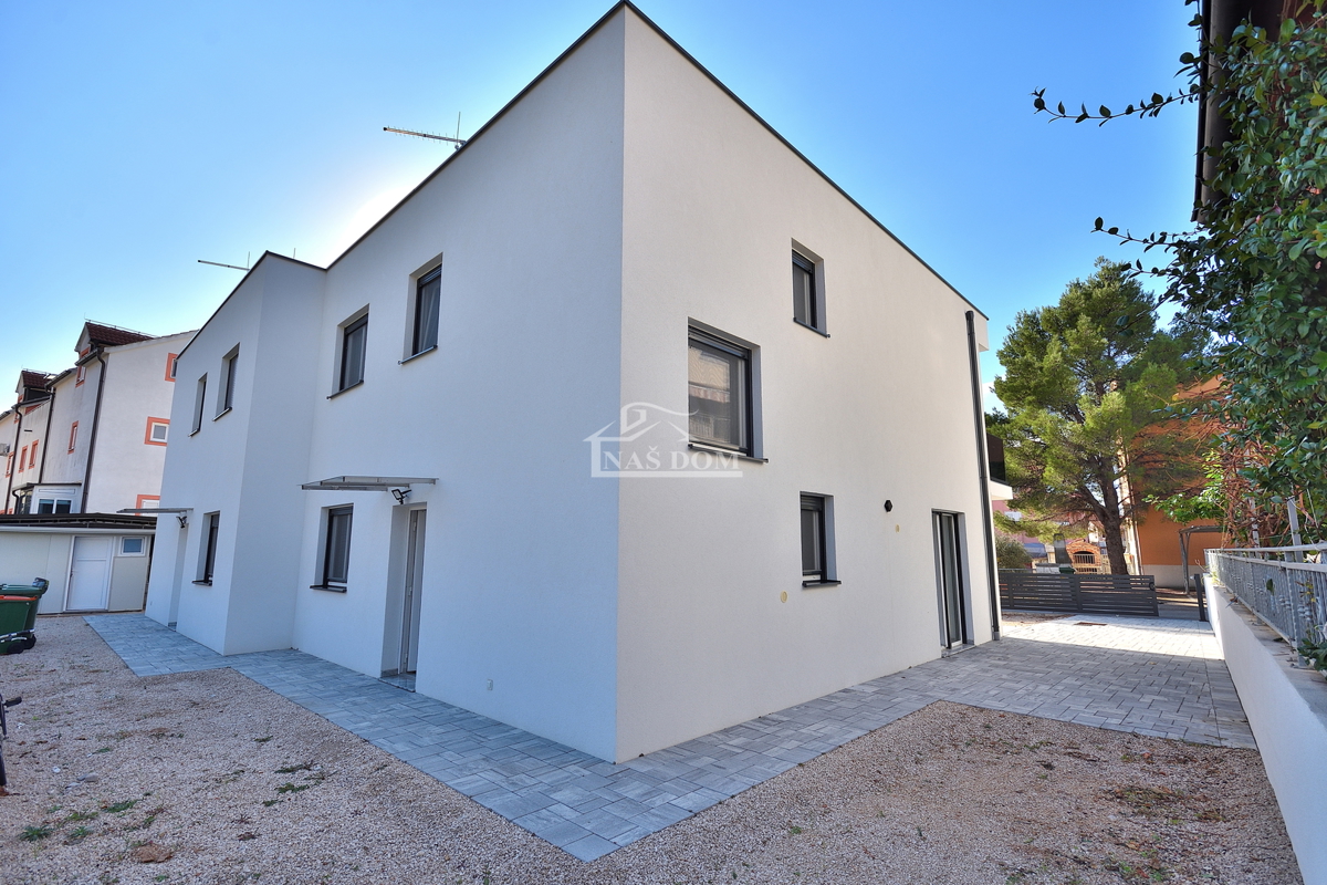 House For sale - ŠIBENSKO-KNINSKA VODICE