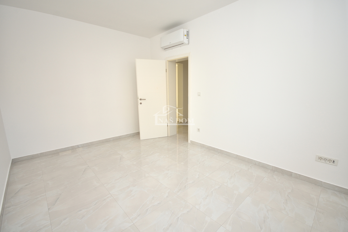 House For sale - ŠIBENSKO-KNINSKA VODICE