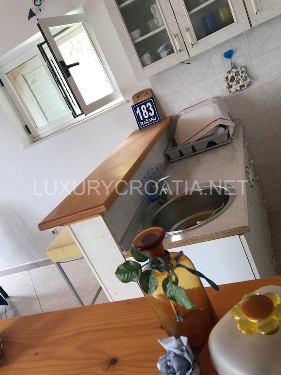 Casa In vendita - ŠIBENSKO-KNINSKA ROGOZNICA
