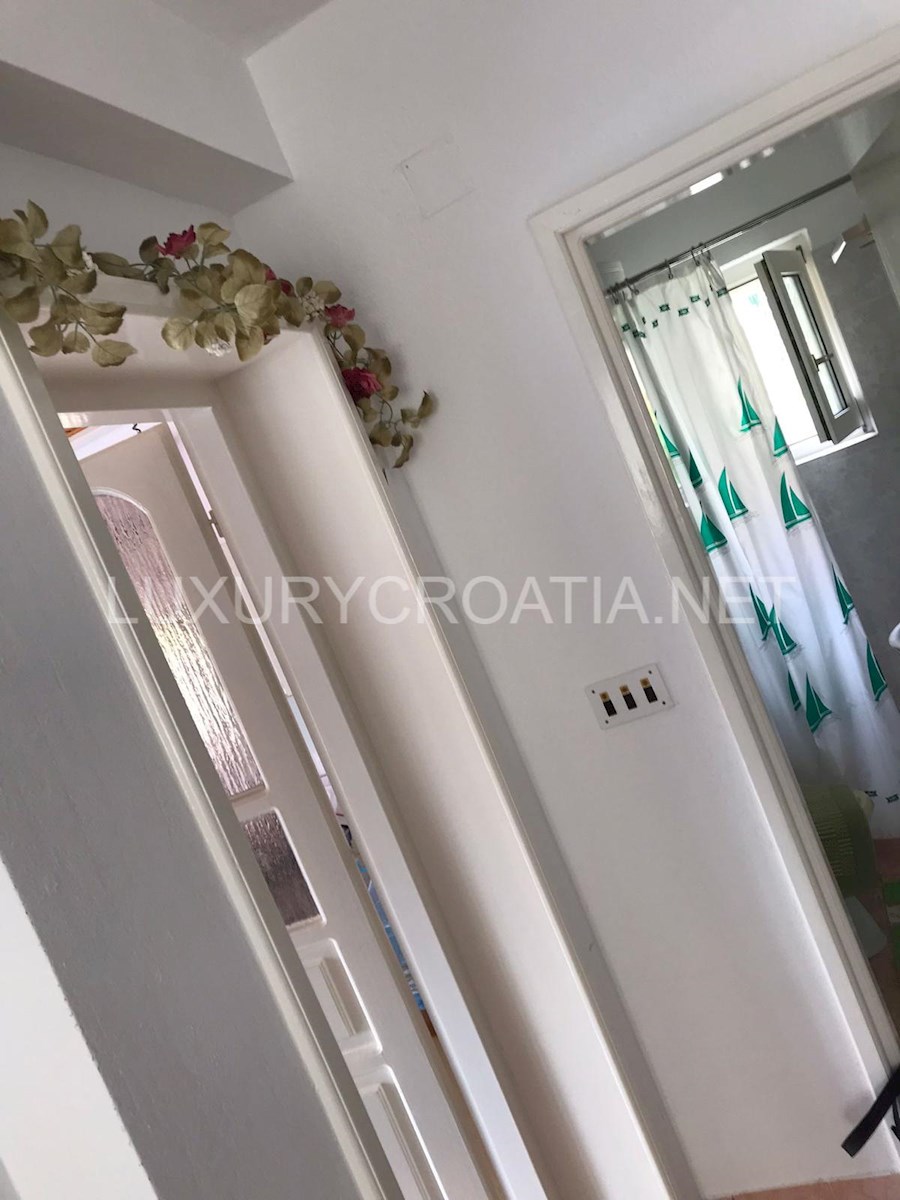 Casa In vendita - ŠIBENSKO-KNINSKA ROGOZNICA