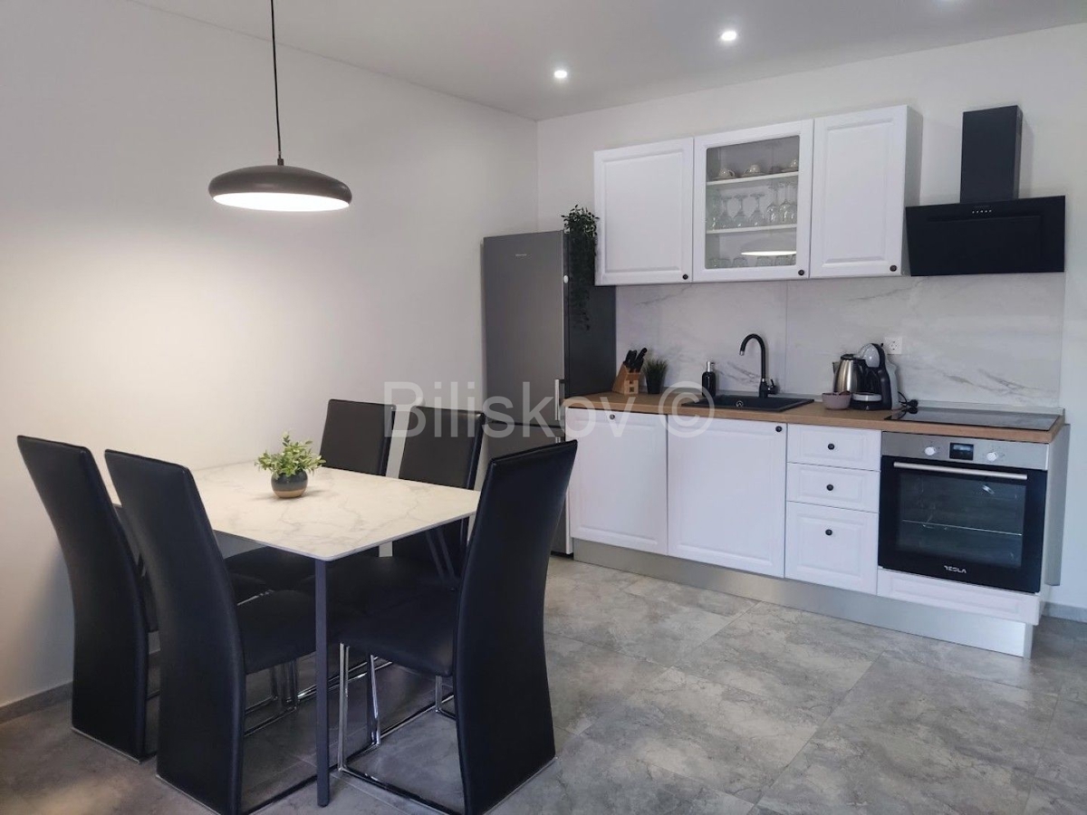 Apartma Za najem - SPLITSKO-DALMATINSKA KAŠTELA