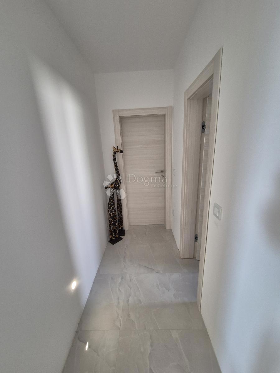 Kuća Na prodaju - PRIMORSKO-GORANSKA CRIKVENICA