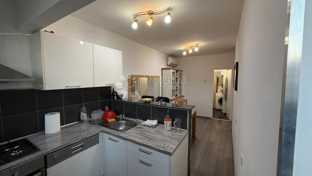 Appartamento In vendita - SPLITSKO-DALMATINSKA SPLIT