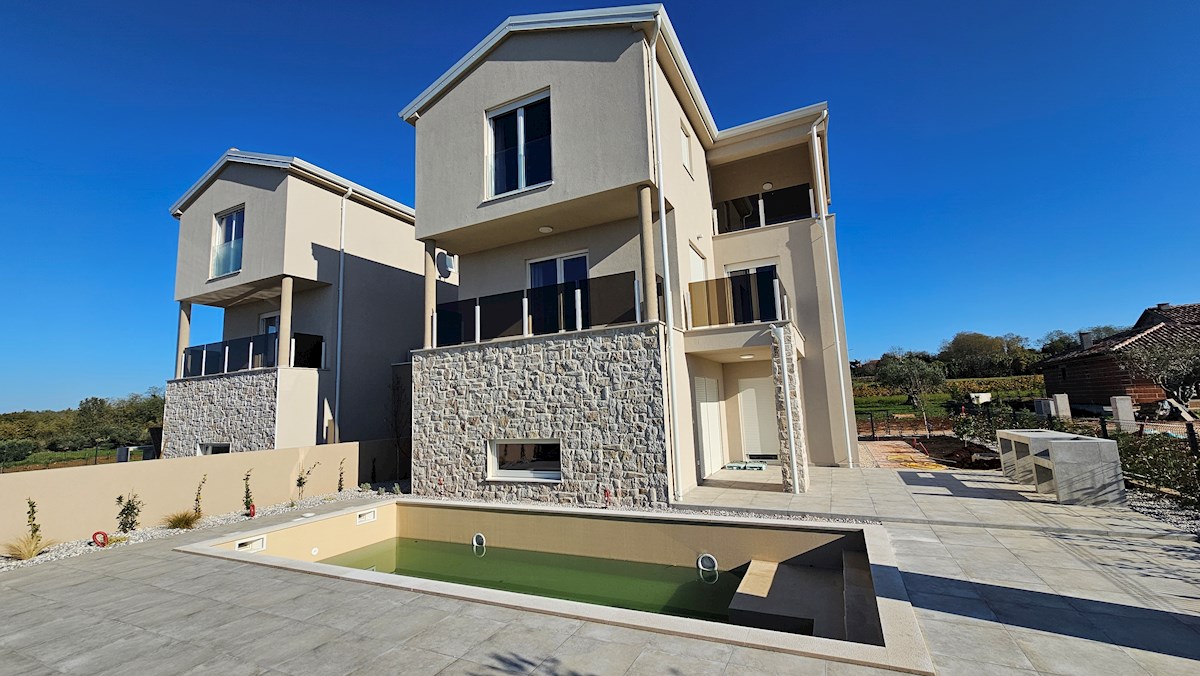 House For sale - ISTARSKA NOVIGRAD