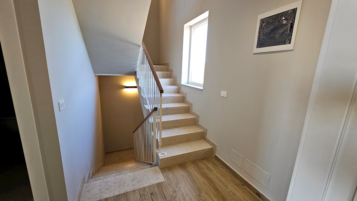 House For sale - ISTARSKA NOVIGRAD