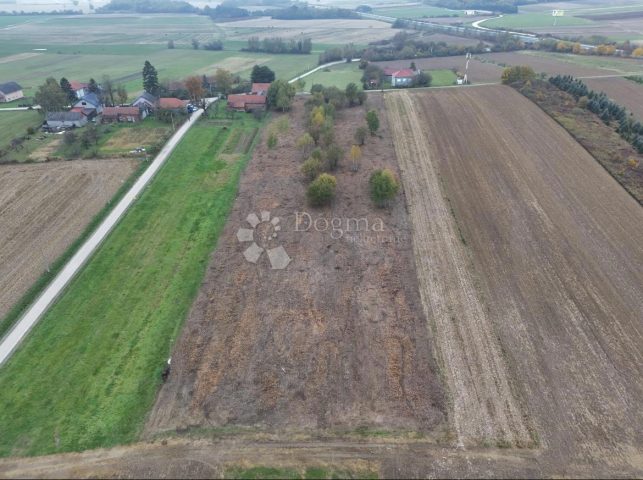 Zemljište na prodaju 12387 m² – Sveti Ivan Zelina