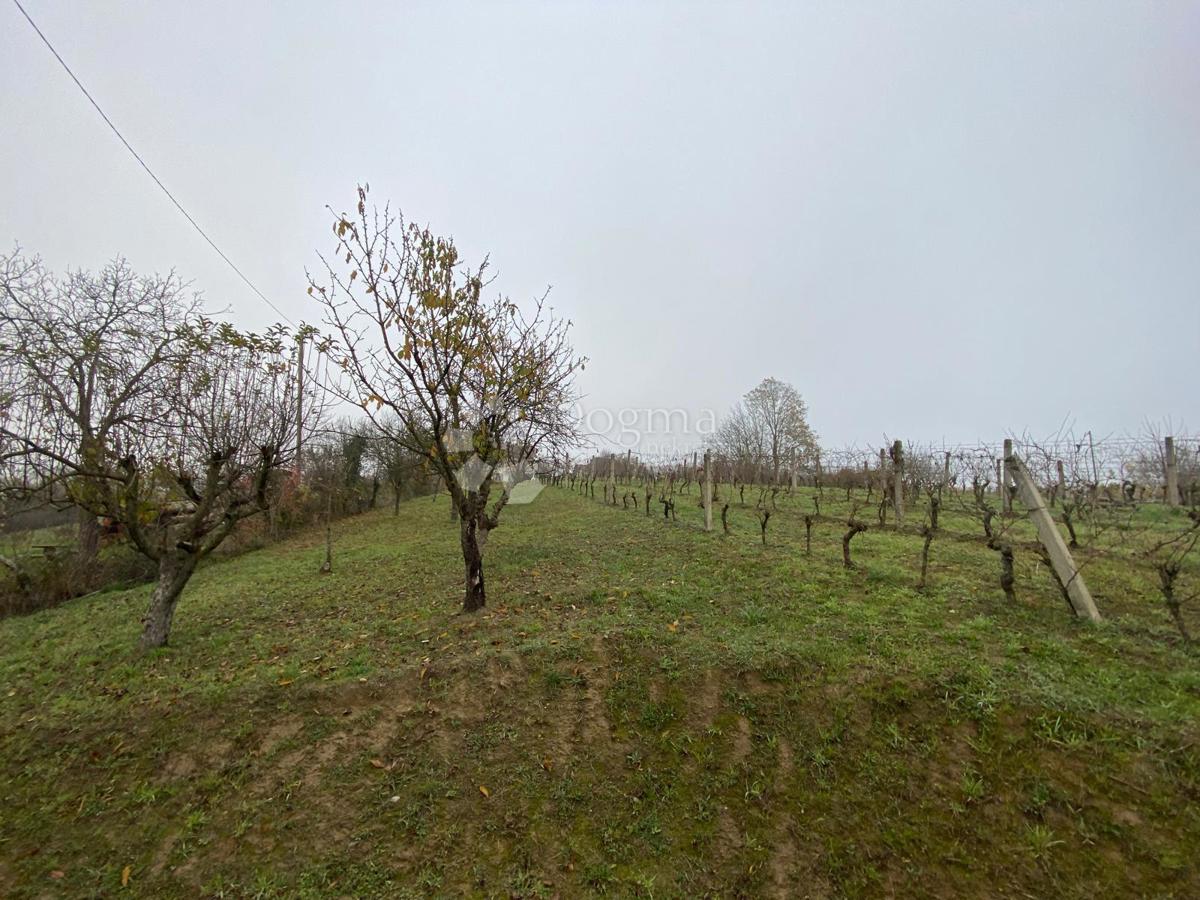 Działka Na sprzedaż - SISAČKO-MOSLAVAČKA POPOVAČA