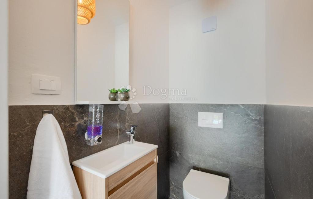 House For sale - ISTARSKA VIŠNJAN