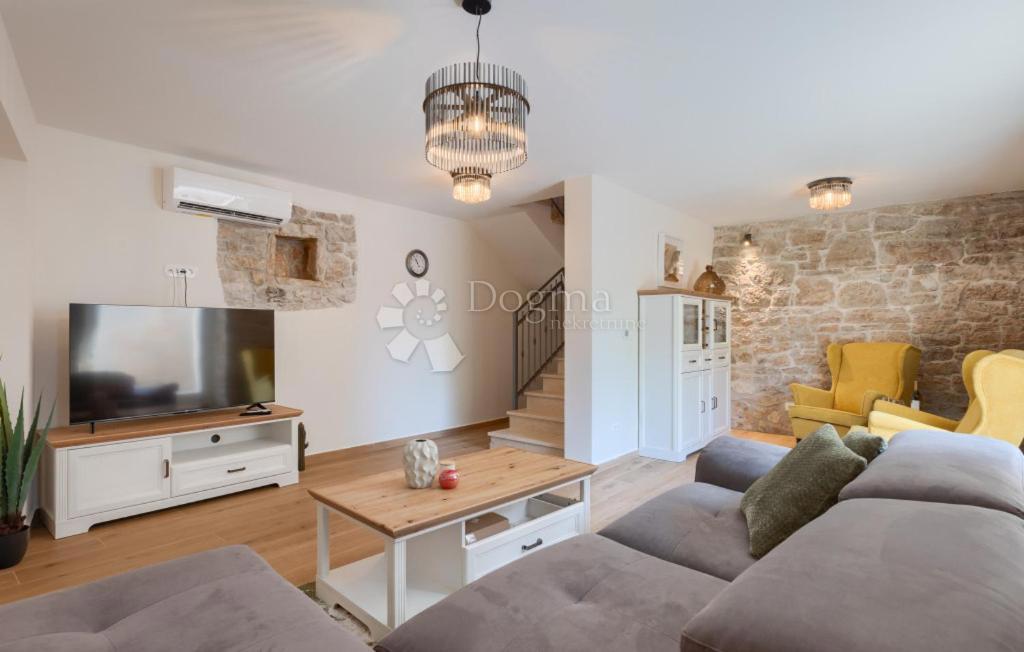 House For sale - ISTARSKA VIŠNJAN