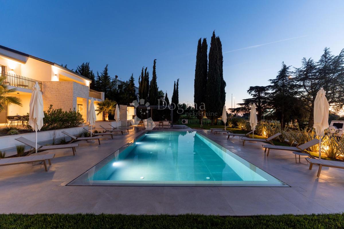 Casa In vendita - Istarska Poreč - foto 1/47