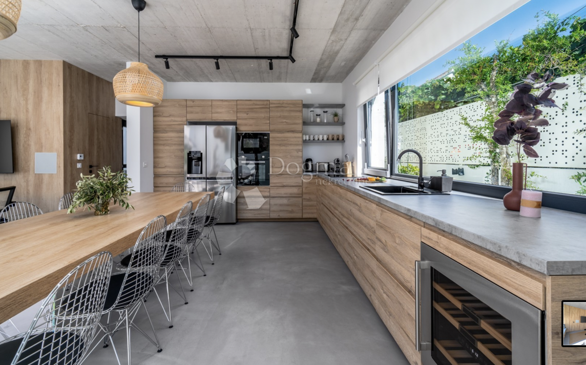 House For sale - SPLITSKO-DALMATINSKA BRAČ