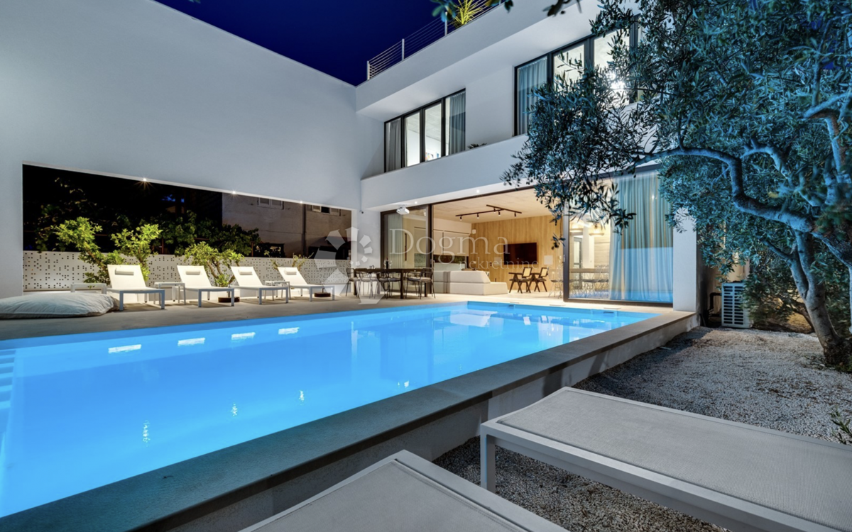 House For sale - SPLITSKO-DALMATINSKA BRAČ