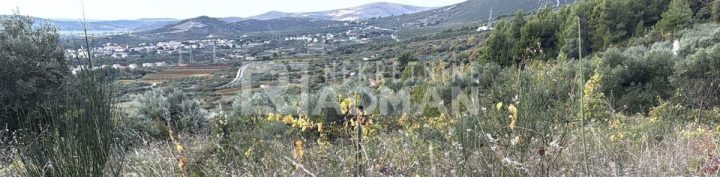 Pozemok na predaj 7340 m² – Kaštela