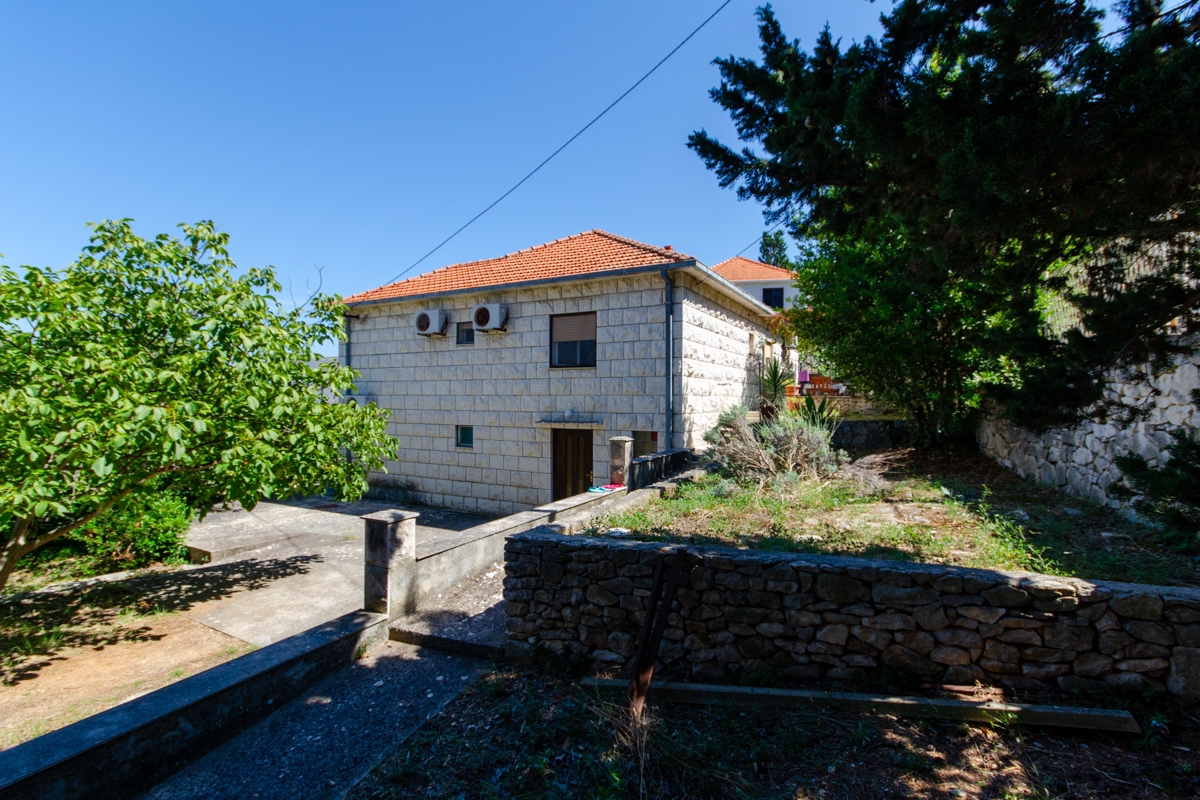 House For sale - SPLITSKO-DALMATINSKA BRAČ