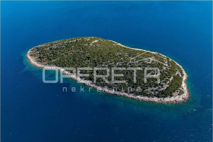 Land for sale 9378 m² – Tribunj