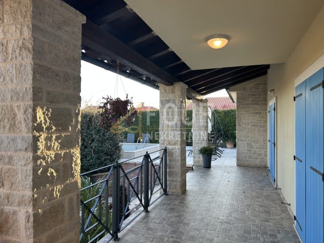 Kuća na prodaju 262 m² – Barban